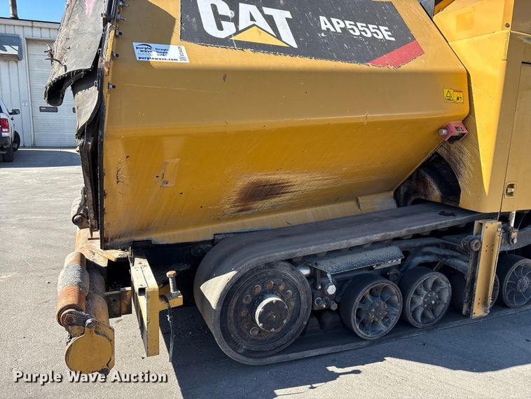 image for item EC4429 2015 Caterpillar AP555E paver