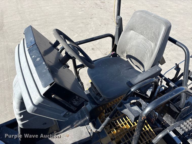 image for item EC4429 2015 Caterpillar AP555E paver