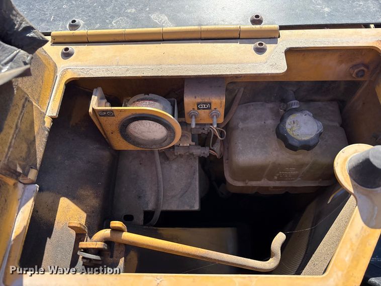 image for item EC4429 2015 Caterpillar AP555E paver