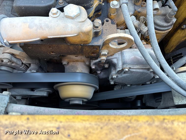 image for item EC4429 2015 Caterpillar AP555E paver