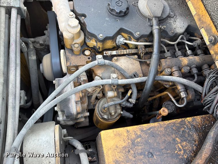 image for item EC4429 2015 Caterpillar AP555E paver