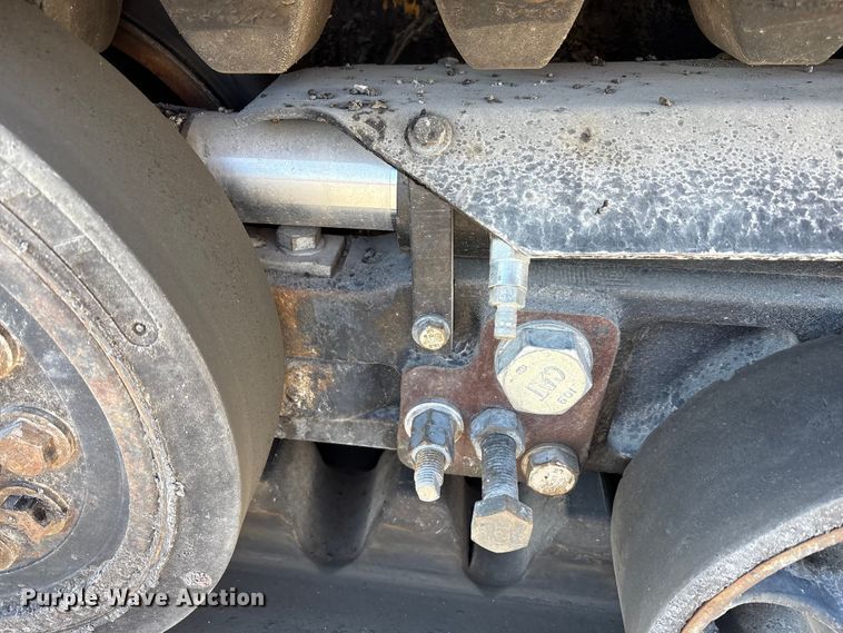 image for item EC4429 2015 Caterpillar AP555E paver