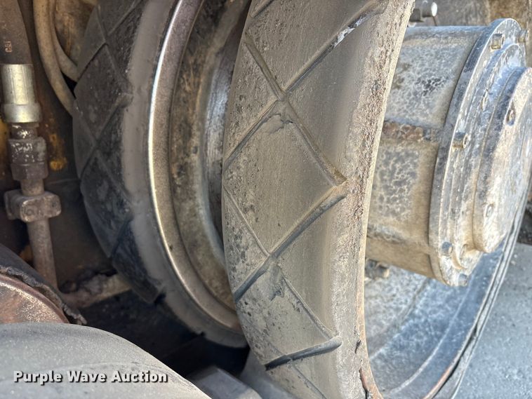 image for item EC4429 2015 Caterpillar AP555E paver