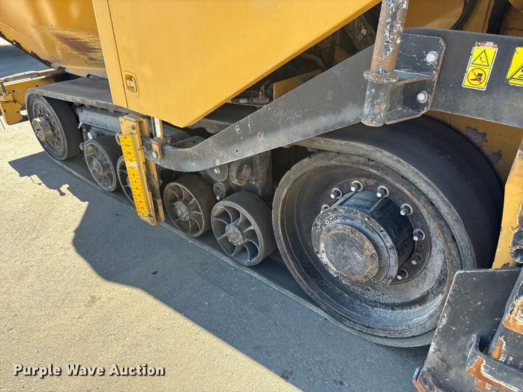 image for item EC4429 2015 Caterpillar AP555E paver