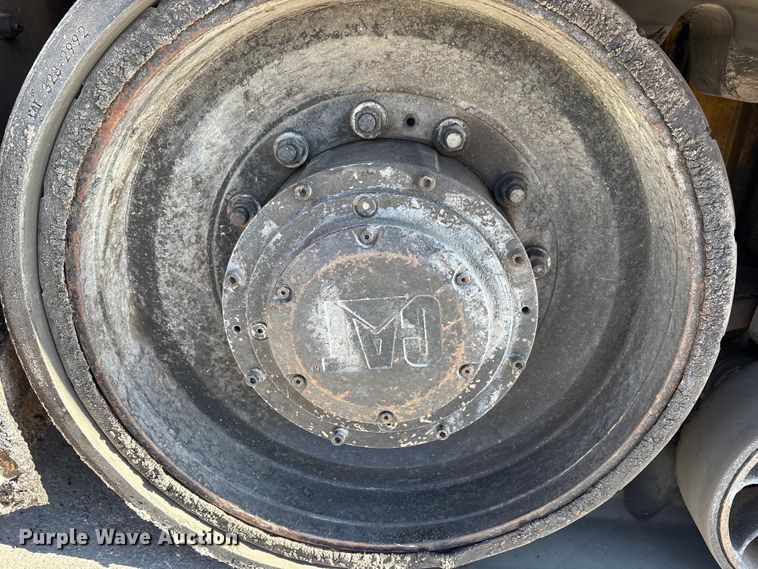 image for item EC4429 2015 Caterpillar AP555E paver