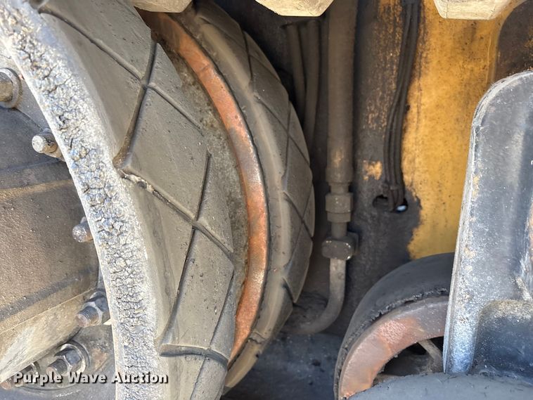 image for item EC4429 2015 Caterpillar AP555E paver