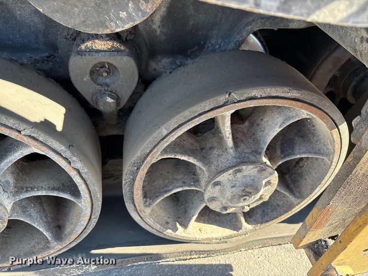 image for item EC4429 2015 Caterpillar AP555E paver