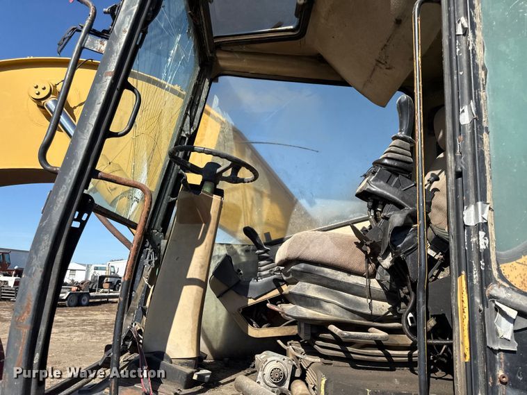 image for item EC4461 2002 Caterpillar M315 wheeled excavator