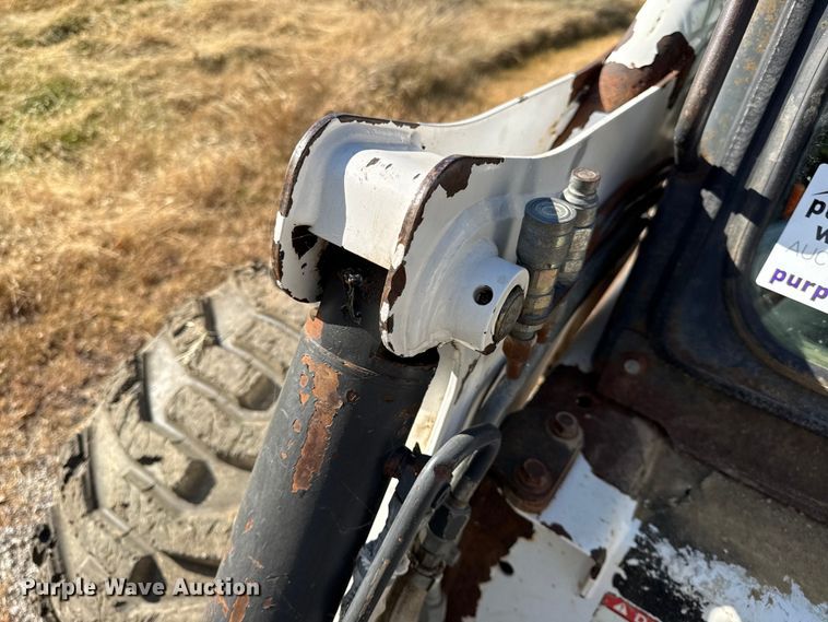 image for item EC4470 2000 Bobcat 873 skid steer loader