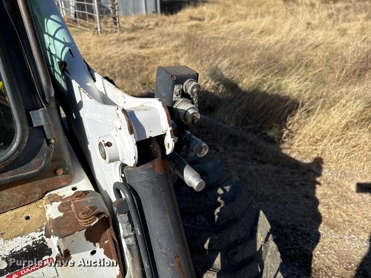 image for item EC4470 2000 Bobcat 873 skid steer loader