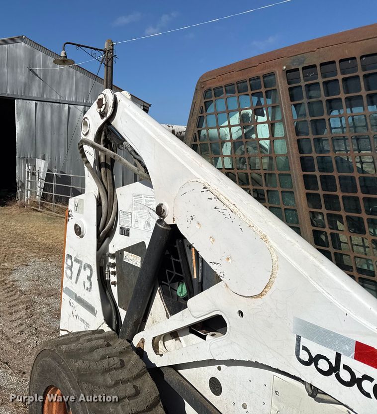 image for item EC4470 2000 Bobcat 873 skid steer loader