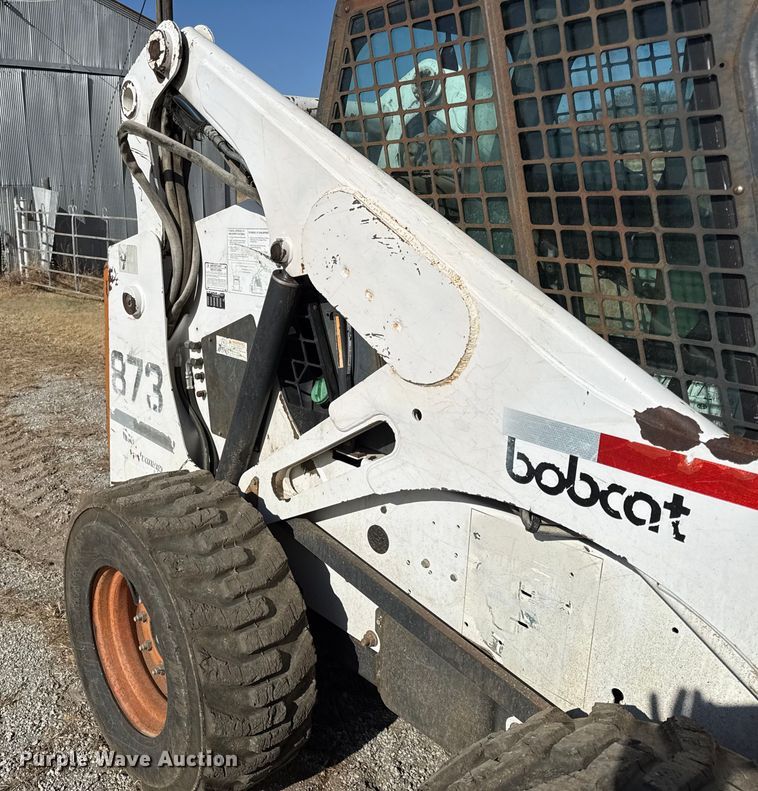 image for item EC4470 2000 Bobcat 873 skid steer loader