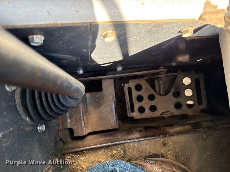 image for item EC4470 2000 Bobcat 873 skid steer loader