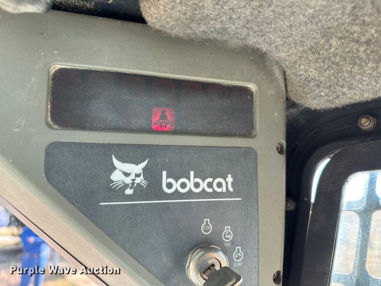 image for item EC4470 2000 Bobcat 873 skid steer loader