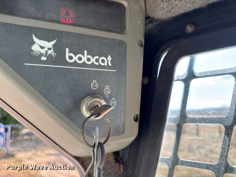 image for item EC4470 2000 Bobcat 873 skid steer loader