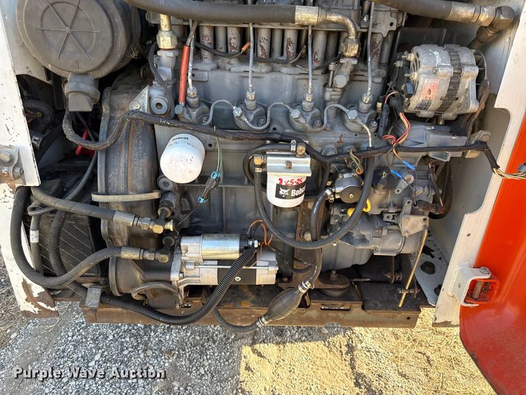 image for item EC4470 2000 Bobcat 873 skid steer loader