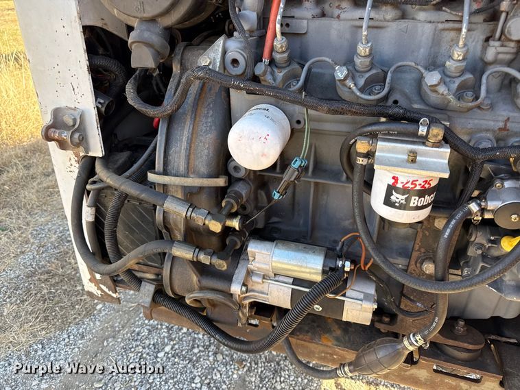 image for item EC4470 2000 Bobcat 873 skid steer loader