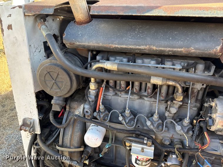 image for item EC4470 2000 Bobcat 873 skid steer loader