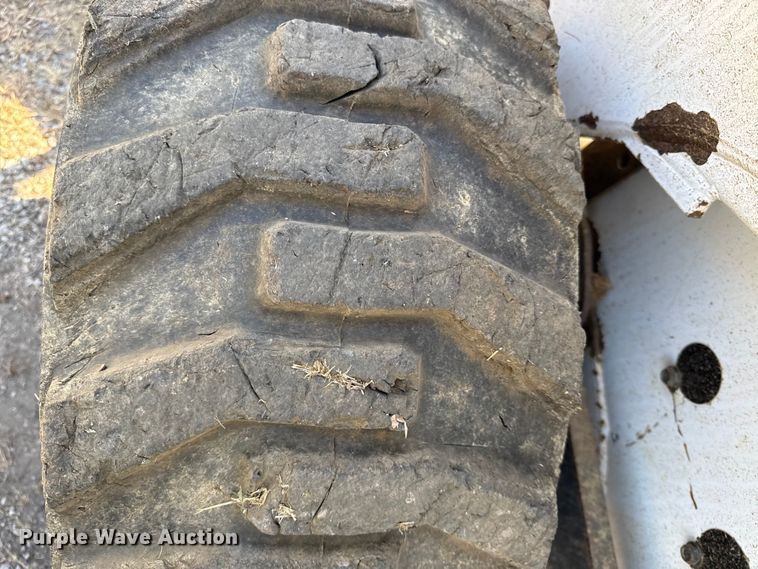 image for item EC4470 2000 Bobcat 873 skid steer loader