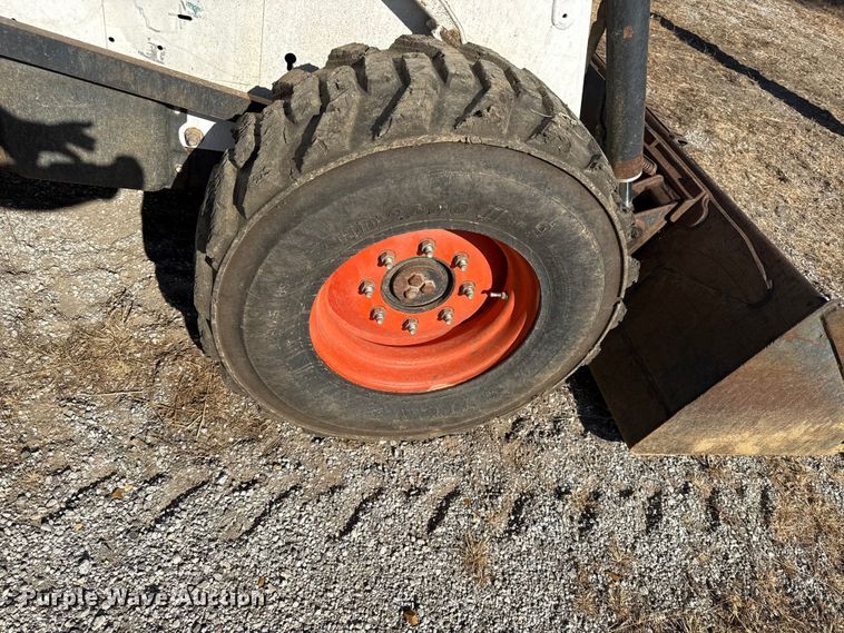 image for item EC4470 2000 Bobcat 873 skid steer loader