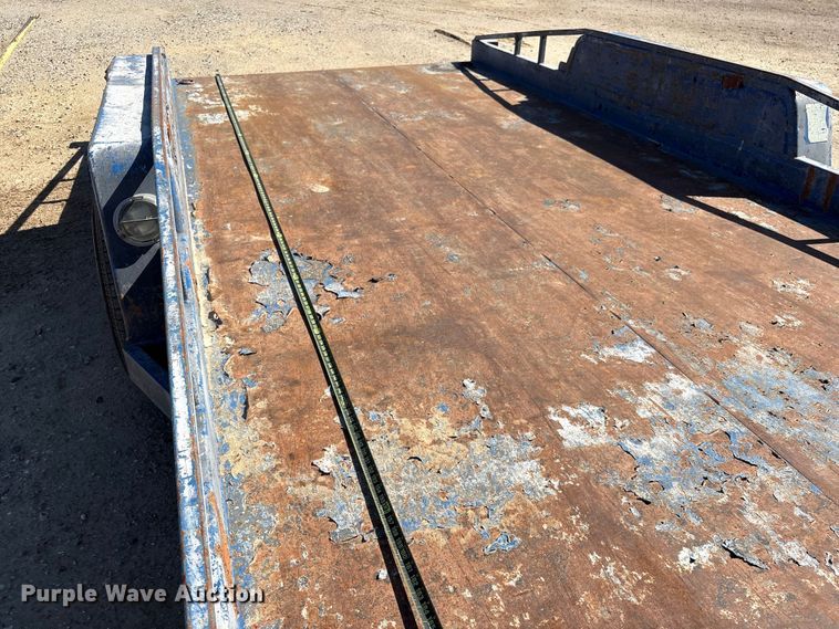 image for item EC8055 2006 BEST utility trailer