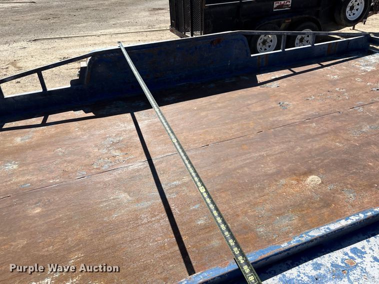 image for item EC8055 2006 BEST utility trailer