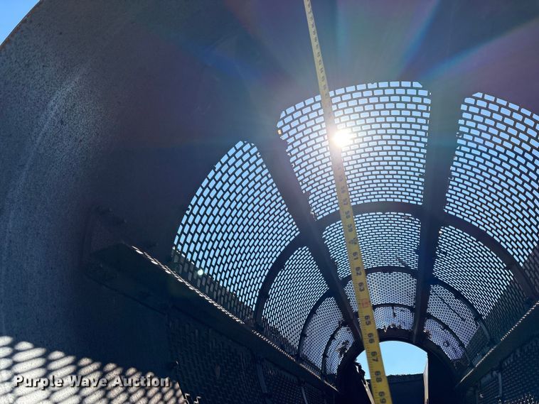 image for item EC8096 MorBark 727 trommel screen