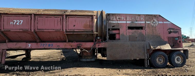 image for item EC8097 MorBark 727 trommel screen