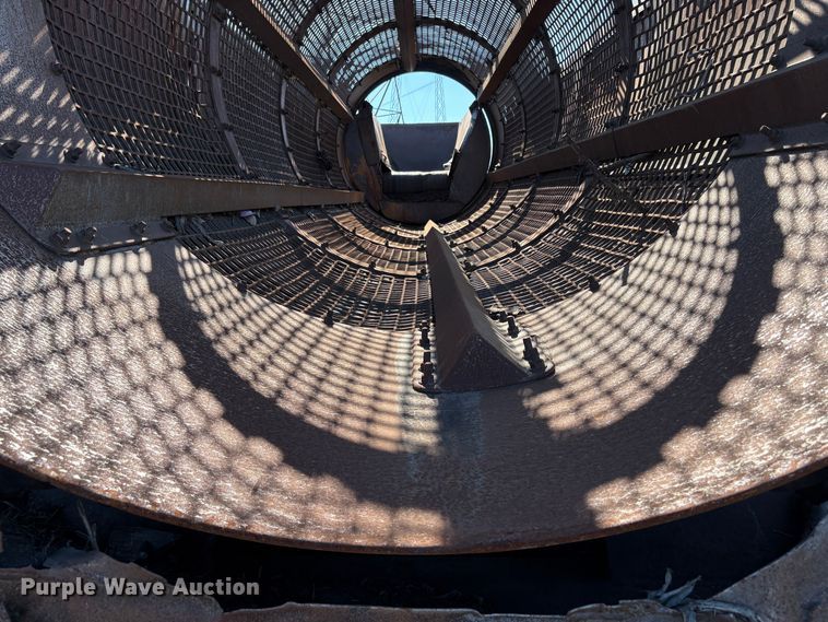 image for item EC8097 MorBark 727 trommel screen