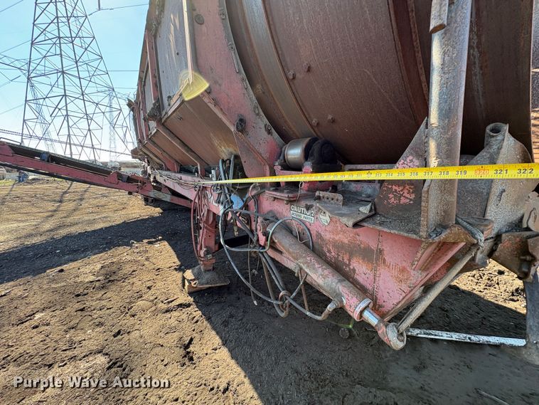 image for item EC8097 MorBark 727 trommel screen