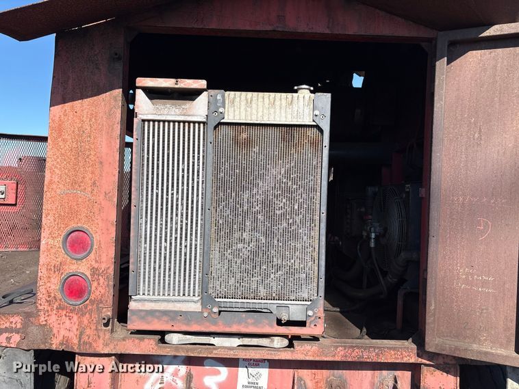 image for item EC8097 MorBark 727 trommel screen