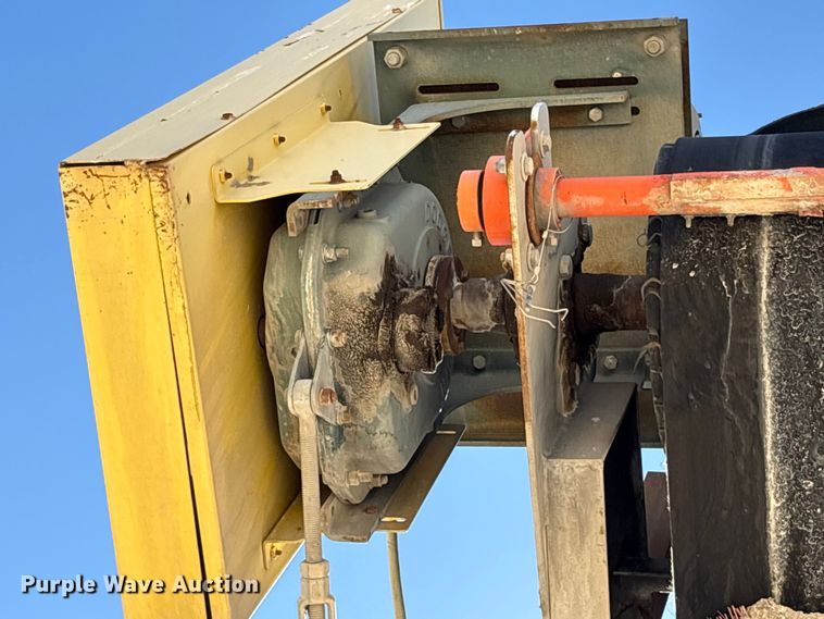 image for item EC8099 2017 TCI 30 X 60 RDS radial stacking conveyor