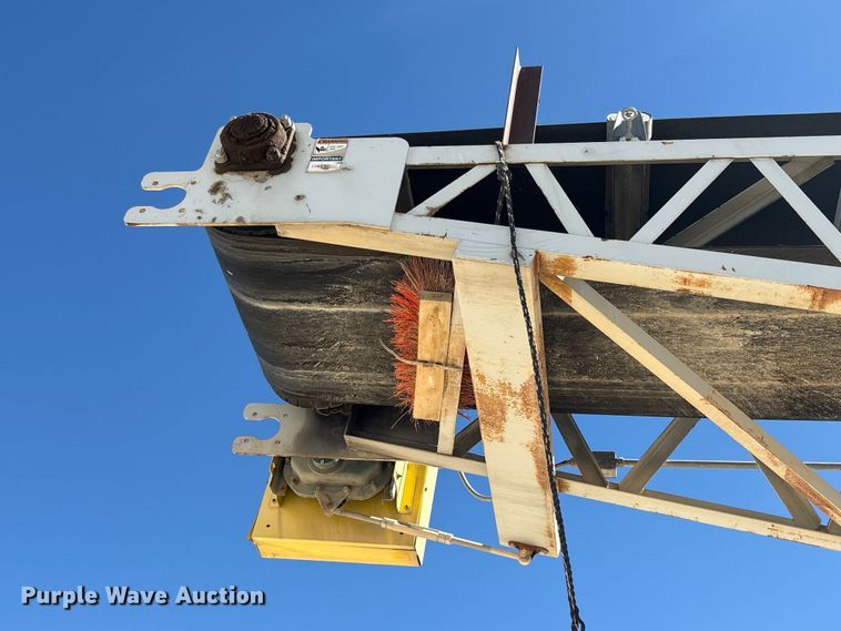 image for item EC8100 2017 TCI 30 X 60 RDS radial stacking conveyor