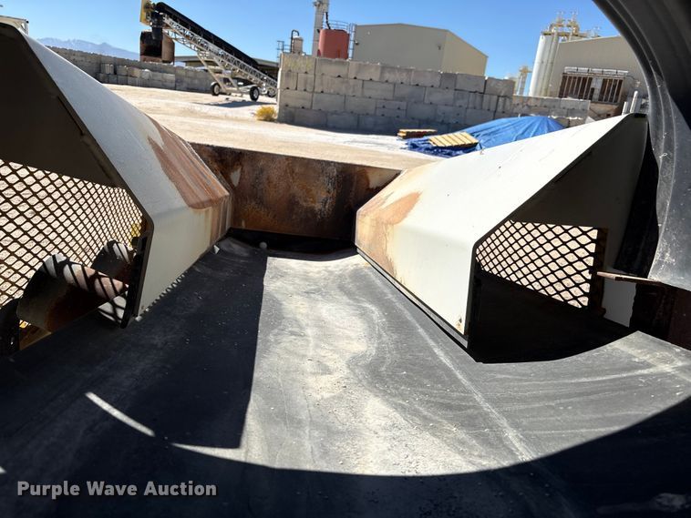 image for item EC8102 2017 TCI 30 X 60 RDS radial stacking conveyor