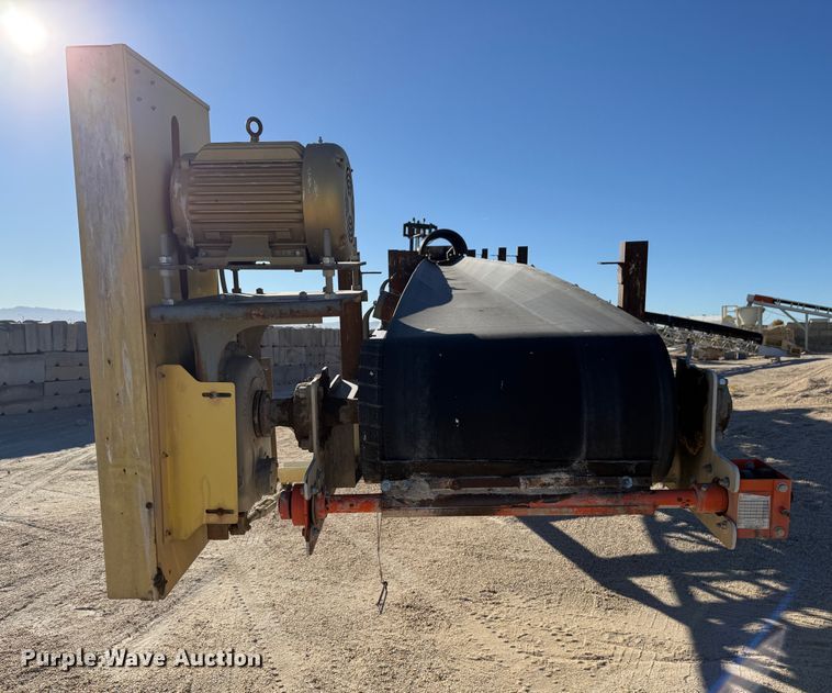 image for item EC8102 2017 TCI 30 X 60 RDS radial stacking conveyor