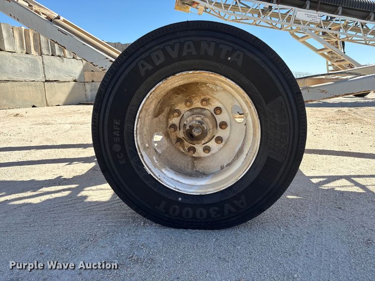 image for item EC8102 2017 TCI 30 X 60 RDS radial stacking conveyor