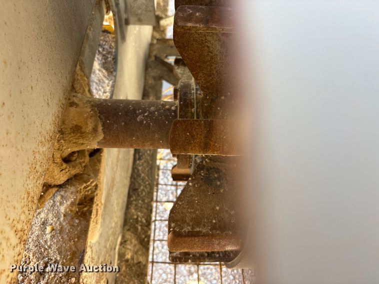 image for item EC8103 2017 TCI 30 X 70 RDS radial stacking conveyor