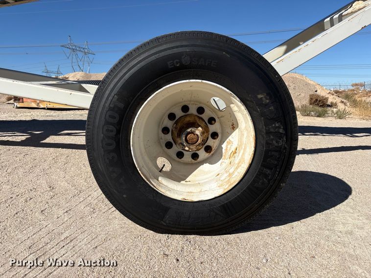 image for item EC8105 2017 TCI 30 X 60 RDS radial stacking conveyor