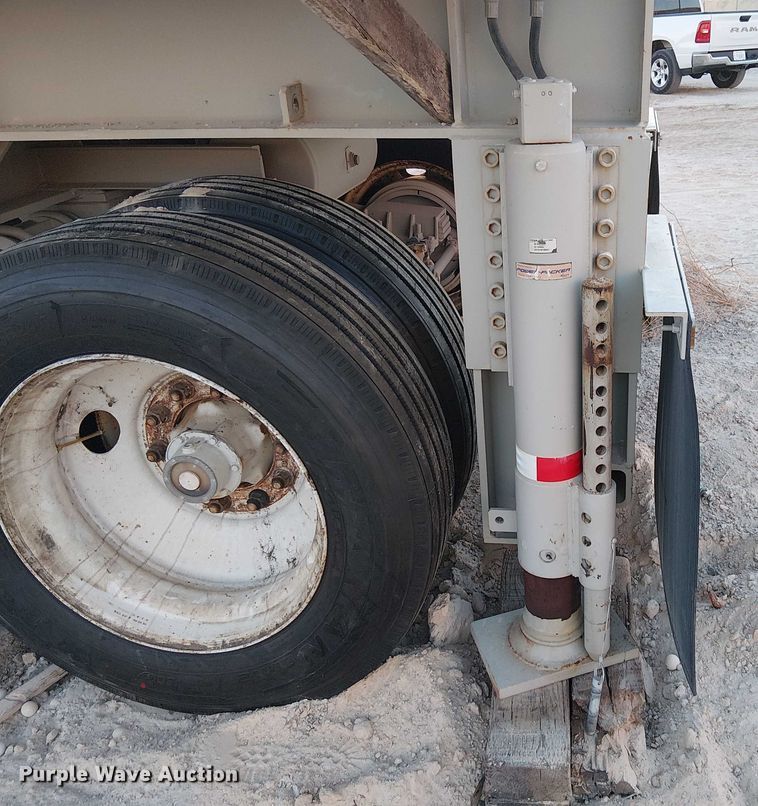 image for item EC8112 2017 REMco P-SCREEN-5105-2XSDC screening plant