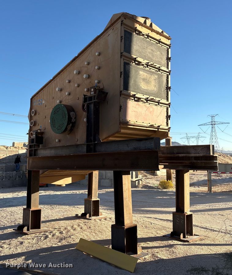 image for item EC8114 2011 Midwestern Industries MEV 5X10-3 vibratory screen