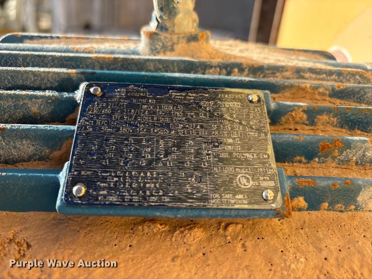 image for item EC8114 2011 Midwestern Industries MEV 5X10-3 vibratory screen