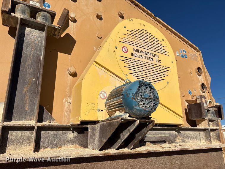 image for item EC8114 2011 Midwestern Industries MEV 5X10-3 vibratory screen