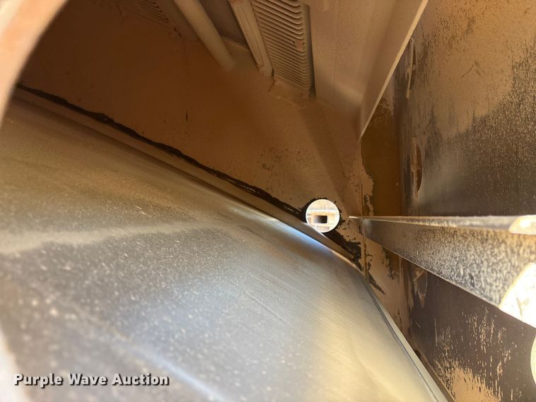 image for item EC8114 2011 Midwestern Industries MEV 5X10-3 vibratory screen