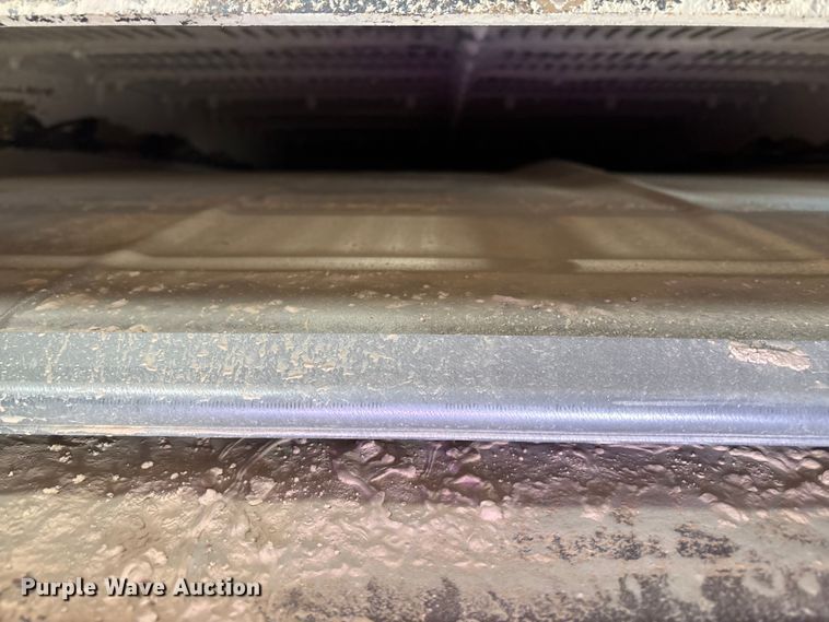 image for item EC8114 2011 Midwestern Industries MEV 5X10-3 vibratory screen