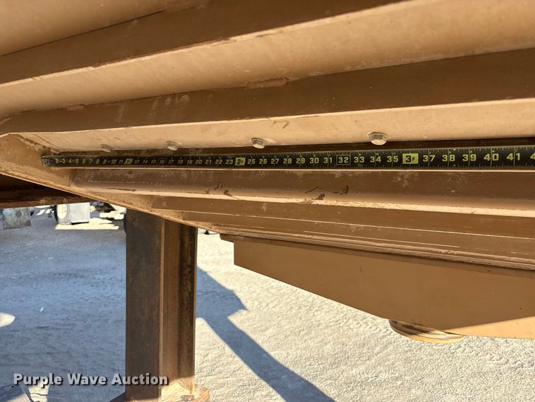 image for item EC8114 2011 Midwestern Industries MEV 5X10-3 vibratory screen