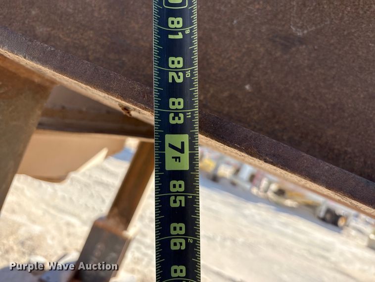 image for item EC8114 2011 Midwestern Industries MEV 5X10-3 vibratory screen