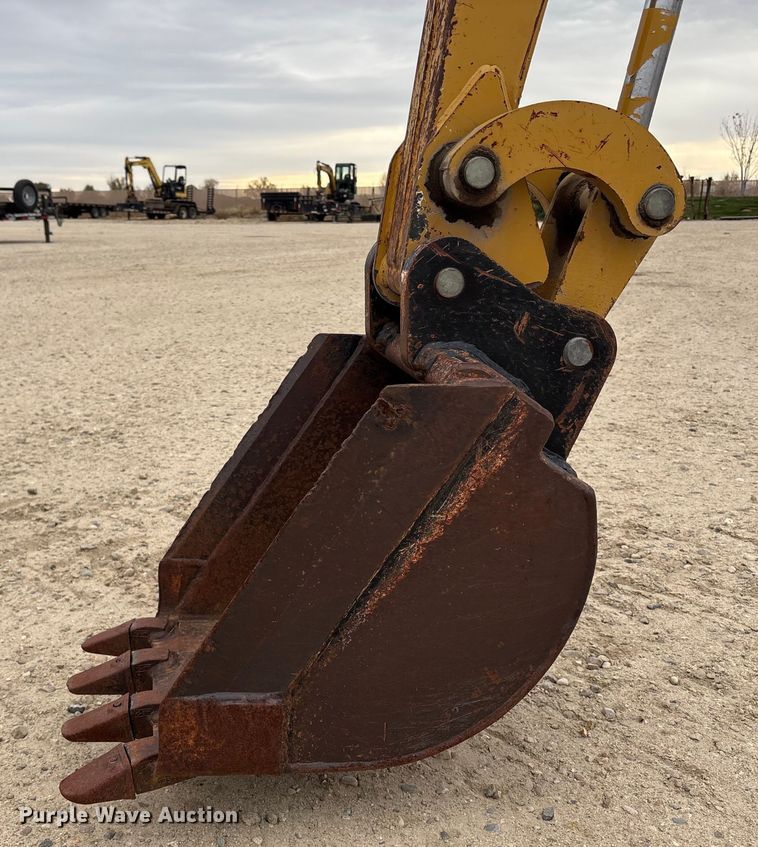 image for item EC8131 2007 Vermeer RT950 vibratory cable plow