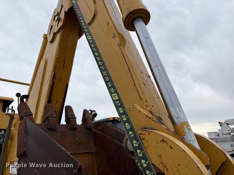 image for item EC8131 2007 Vermeer RT950 vibratory cable plow