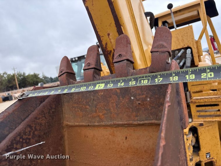 image for item EC8131 2007 Vermeer RT950 vibratory cable plow