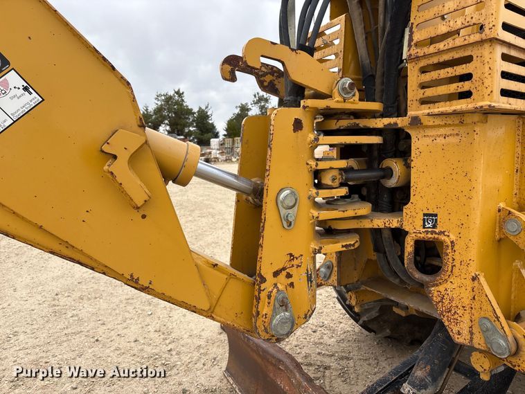 image for item EC8131 2007 Vermeer RT950 vibratory cable plow